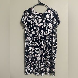 J. Jill Wearever Collection Dress Size Medium Black White Red Floral Knee Length